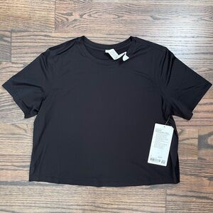 NWT lululemon ultralight waist-length t-shirt size 8 black